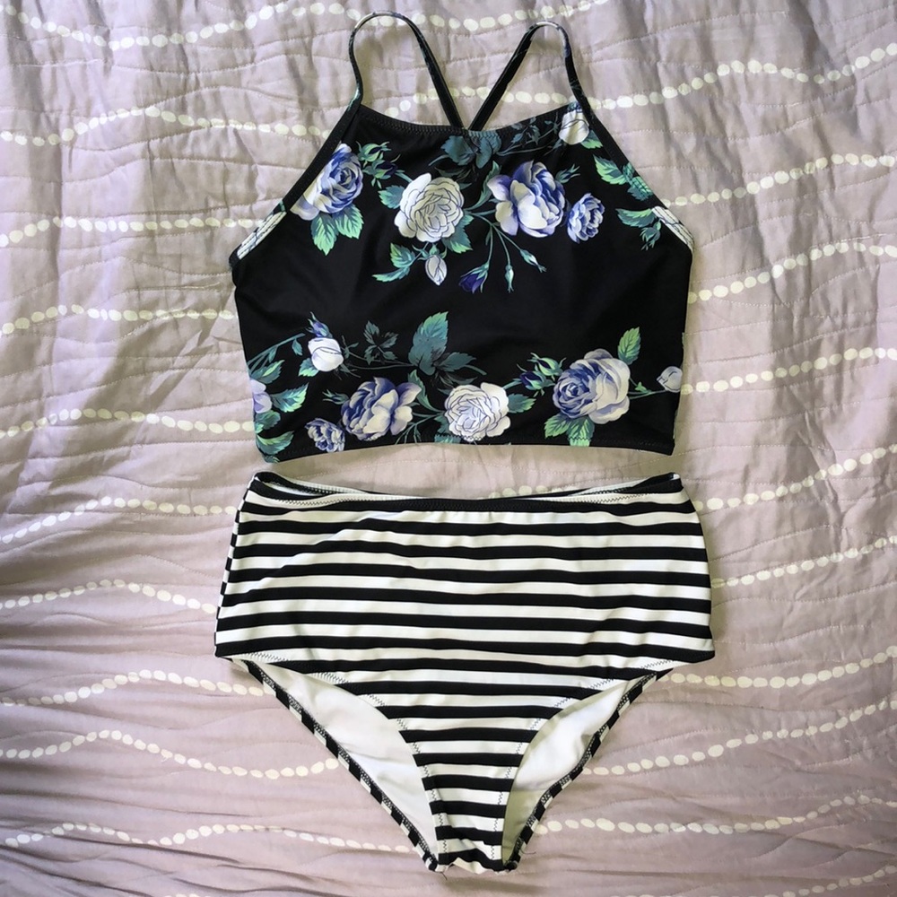 High waisted floral bikini 🖤